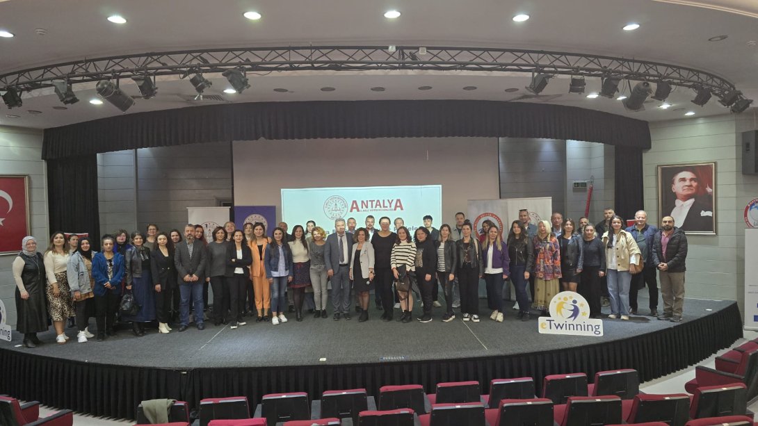 Konyaaltı ve Kemer İlçelerinde Erasmus+ Bilgilendirme Toplantısı Düzenlendi