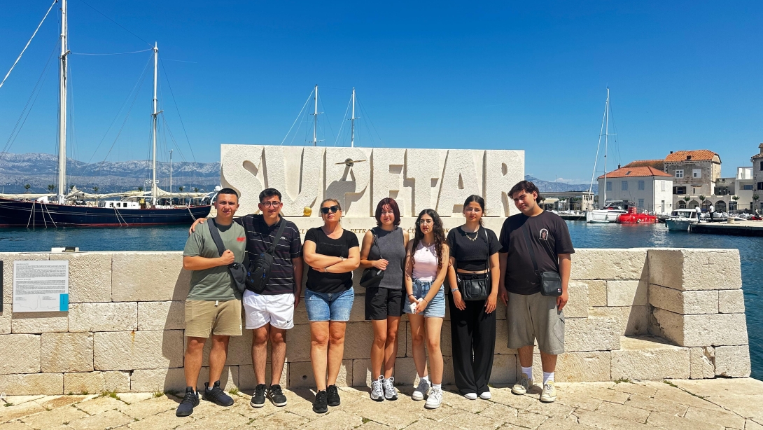 Turizm Otelcilik Öğrencilerine Yönelik ErasmusPro Staj Faaliyeti Hırvatistan'ın Supetar Kentinde başladı