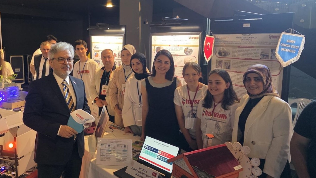 Antalya, Harezmi İyi Örnekler Sergisi'nde Başarılı Uygulamalarıyla Yer Aldı